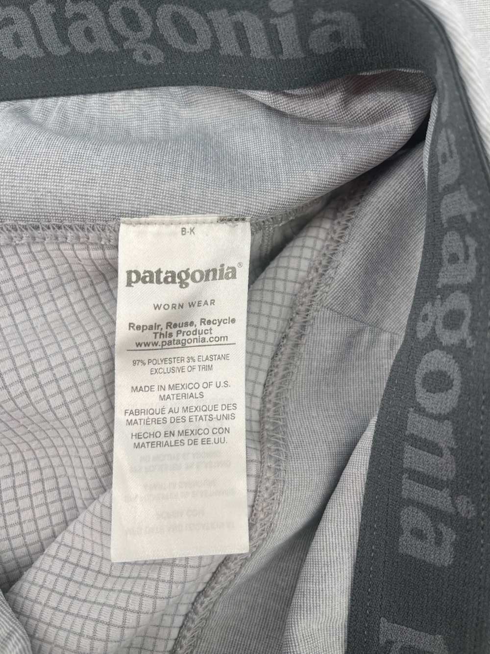 Patagonia Light Gray Midweight Capilene Base Layer Top and Bottoms - Picture 7 of 11